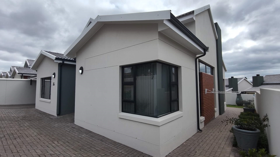 3 Bedroom Property for Sale in Hartenbos Heuwels Western Cape
